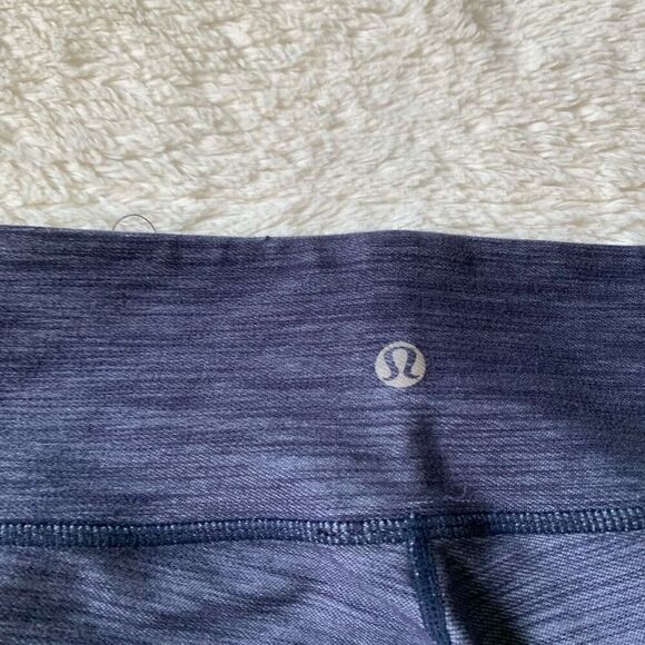 Lululemon Navy Cropped Athletic Leggings - Picture 3 of 8